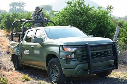 Sedena desmantela campamento criminal y detiene a 6 límites de Colima y Michoacán