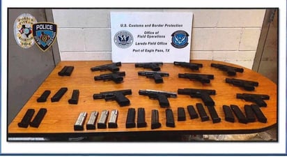 Arsenal : Entre los detenidos se encuentra Cristian R. Jiménez González, de 43 años de edad. Arsenal : Entre los detenidos se encuentra Cristian R. Jiménez González, de 43 años de edad.