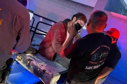 SEGURIDAD Residentes del sector reportaron a un sujeto en crisis emocional.   Monclova, Coah.— Un joven que presuntamente atentaba contra su propia vida al darse