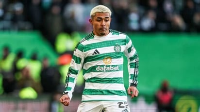 Julián Araujo debuta con el Celtic en la derrota ante Rangers