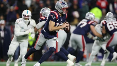 NFL    Los New England Patriots cerraron la temporada regular con una victoria aplastante sobre Miami, confirmando su favoritismo de cara a la postemporada.