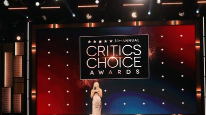 ESPECTÁCULOS Hollywood dio el banderazo de arranque a su mejor época: la temporada de premios. Esta noche se llevó a cabo la entrega número 31 de Los Critics Choice Awards