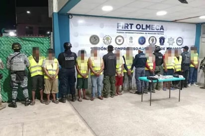 Detienen a 10 presuntos narcomenudistas en Comalcalco, Tabasco