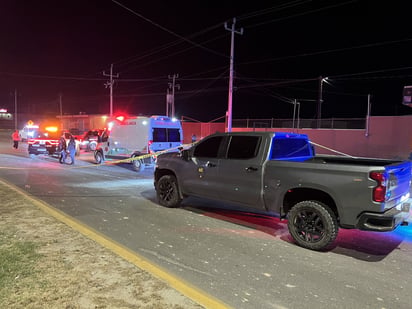 accidente : El impacto fue de tal magnitud que la mujer salió expulsada del automóvil.