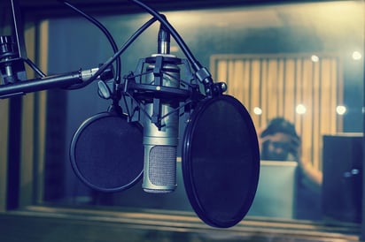 EMPRESAS La Comisión Reguladora de Telecomunicaciones descartó licitar radios y televisoras este año, al priorizar concursos de espectro enfocados en servicios