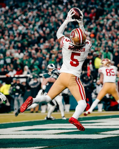 49ers sellan pase divisional con triunfo ajustado sobre Eagles