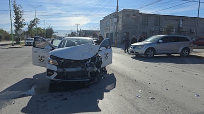 SEGURIDAD Dos personas lesionadas y daños de consideración fue el saldo.  Un trabajador de la empresa Tecnoval protagonizó un fuerte choque por alcance la mañana de este