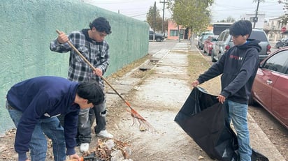 Realizan labores de limpieza en accesos en Nava