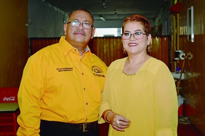 Mario Ballesteros y Verónica Sánchez - Propietarios Hamburguesas El Portón