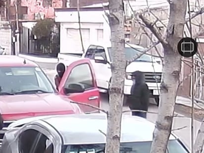 camioneta robada: Agentes investigadores localizaron la pick-up abandonada en un sector ubicado a espaldas del Hospital Salvador Chavarría.