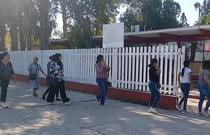PROTESTA  Padres de familia de la secundaria Lucio Blanco se manifestarán este jueves para impedir el regreso de un profesor acusado de abuso.  Por segunda ocasión,