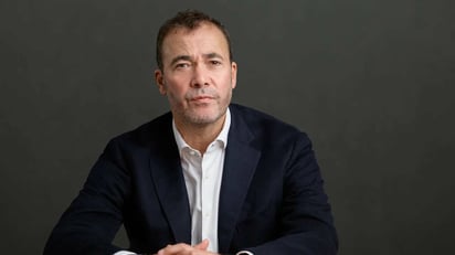 Dimite director del Washington Post tras centenares de despidos