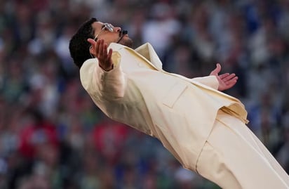Redes llaman 'histórico' al show de Bad Bunny en el Super Bowl LX