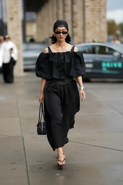 virales Blusas off shoulder, la tendencia que regresa de los 80 en febrero 2026