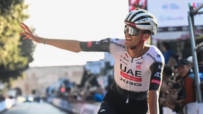 Isaac del Toro arranca la temporada con el UAE Tour 