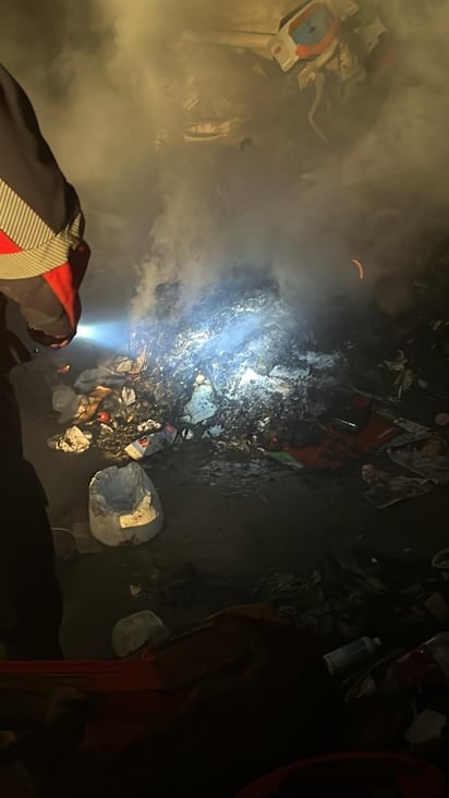 Incidente : la adulta mayor logró salir del inmueble y solicitar apoyo a vecinos, lo que permitió la movilización de corporaciones.