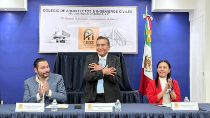 Oyervides rinde protesta en nuevo Colegio de Arquitectos
