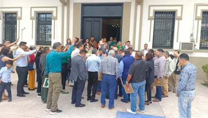 FAMILIA Autoridades y la Alianza de Pastores de Sabinas se reunieron este mes en el municipio de Sabinas, Coahuila, para orar por funcionarios y reforzar los valores