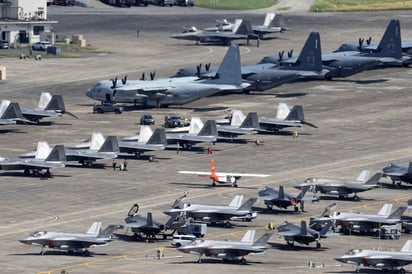 SEGURIDAD Tras el fracaso de negociaciones nucleares, EE. UU. despliega más de 150 aeronaves y dos portaviones en Europa y Oriente Medio, elevando tensión con Irán.