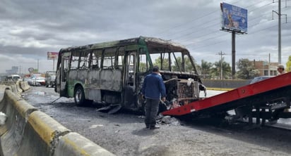 CJNG incendia autobuses con 95 pasajeros en Jalisco