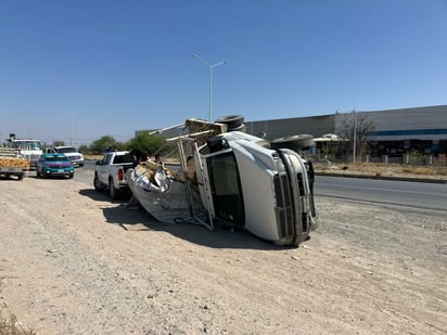SEGURIDAD La Policía Estatal tomó conocimiento.  Una aparente sobrecarga de madera terminó en accidente la tarde de este lunes en el municipio de Frontera, luego