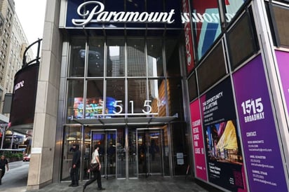 Paramount Global enfrenta rebaja de calificación tras adquisición de WBD