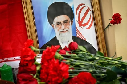 Irán pospone funeral del líder supremo Alí Jamenei por multitudes