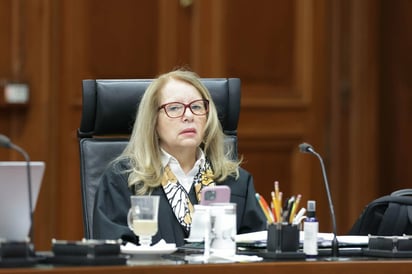 Gritos y música interrumpen sesión del Pleno de la SCJN