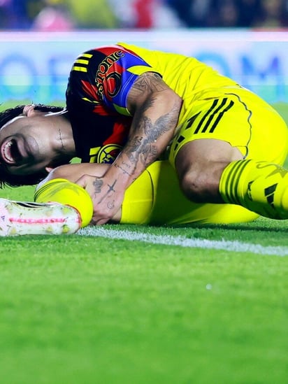 Víctor Dávila sale lesionado en el América vs FC Juárez del Clausura