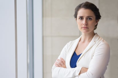 Mujeres tienen 19% menos probabilidades de ocupar puestos de liderazgo