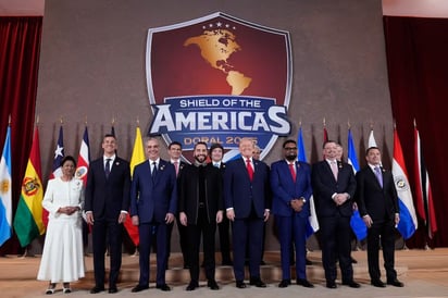 TRUMP  Durante una cumbre con líderes latinoamericanos en Miami, Donald Trump afirmó que no aprenderá español y que prefiere contar con intérpretes en reuniones