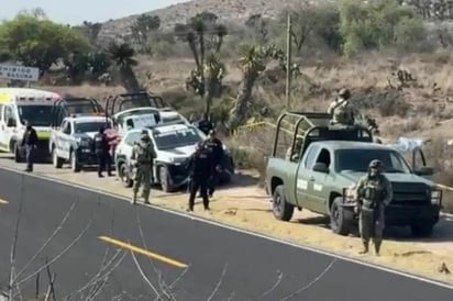 Localizan tres cuerpos con impactos de bala en carretera de Puebla