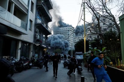 ISRAEL El Ejército israelí lanzó intensos bombardeos contra Hizbulá en Beirut y el sur del Líbano, provocando muertos, heridos y miles de desplazados.  Israel