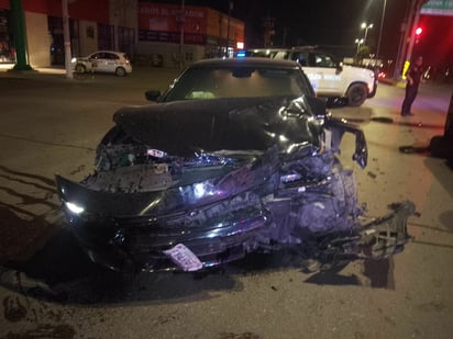 Choque y volcadura deja dos lesionados en bulevar Mendoza Berrueto