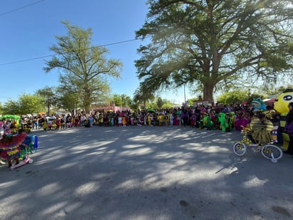 Participación infantil marca el Desfile de la Primavera 