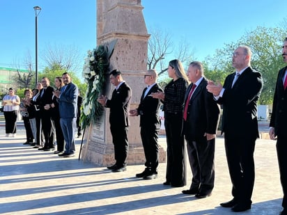 Autoridades de Monclova conmemoran el 220 aniversario del natalicio de Benito Juárez