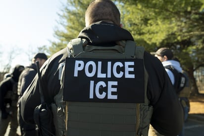 Trump confirma despliegue de agentes del ICE en aeropuertos de Estados Unidos