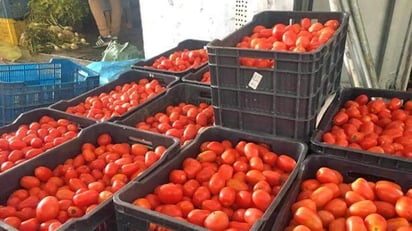 Precios al consumidor aumentan; alimentos como jitomate impactan fuerte