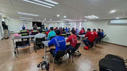 Coahuila: Elementos se especializan con apoyo del CLAM e industria local para responder a emergencias de alto riesgo.