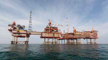 Mercado de petróleo Brent registra leve caída tras declaraciones de Trump