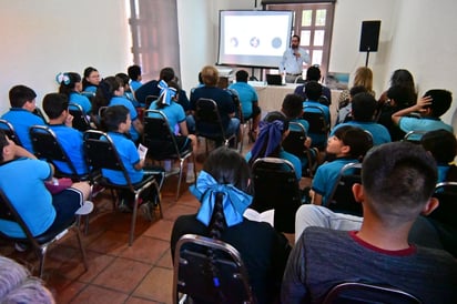 región: Gran éxito que tuvo el evento con presentaciones y actividades.