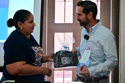 región: Gran éxito que tuvo el evento con presentaciones y actividades.