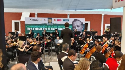 Coahuila: Preside Manolo Jiménez la ceremonia con la que se conmemoró el 113 aniversario de la firma del Plan de Guadalupe.