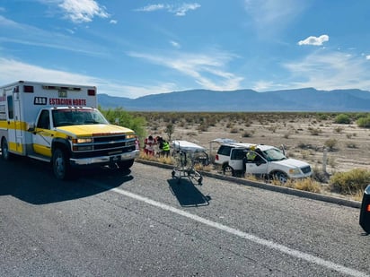 Vuelca familia en plena ruta vacacional rumbo a Cuatro Ciénegas