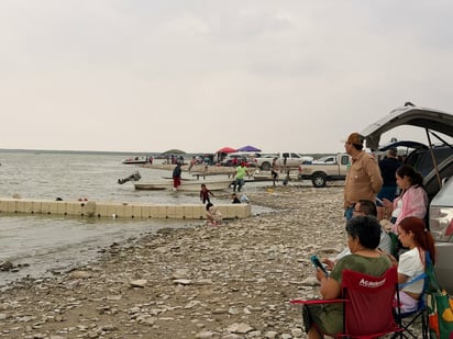 Cientos de familias vacacionaron en la presa Don Martín pese a lluvias y viento
