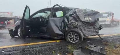 SEGURIDAD  ACCIDENTE Arteaga, Coah.- Una serie de accidentes registrados en la carretera Los Chorros, correspondiente a la carretera Federal 57, provocó el cierre total