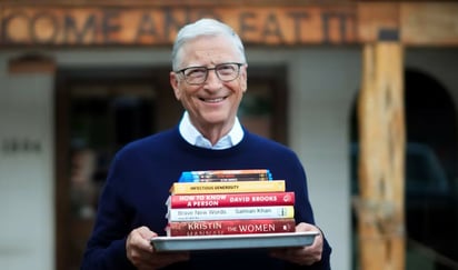 Así puedes leer 50 libros al año si sigues estos consejos de Bill Gates
