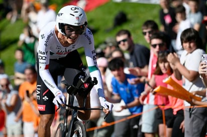 Isaac del Toro se mantiene competitivo en la primera etapa de Itzulia 2026