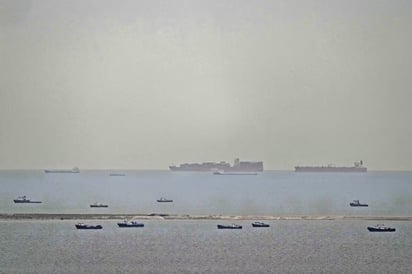 Tráfico marítimo se reactiva en el estrecho de Ormuz tras tregua