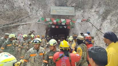Rescatan al segundo minero vivo en mina de Sinaloa tras 14 días